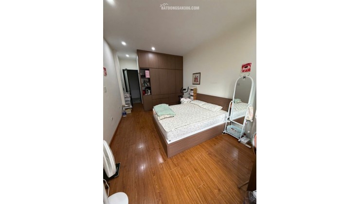 Bán nhà Ngọc Thụy, Long Biên. Dưới 6.6 tỷ. Diện tích 40m2 ô tô. Gần công viên